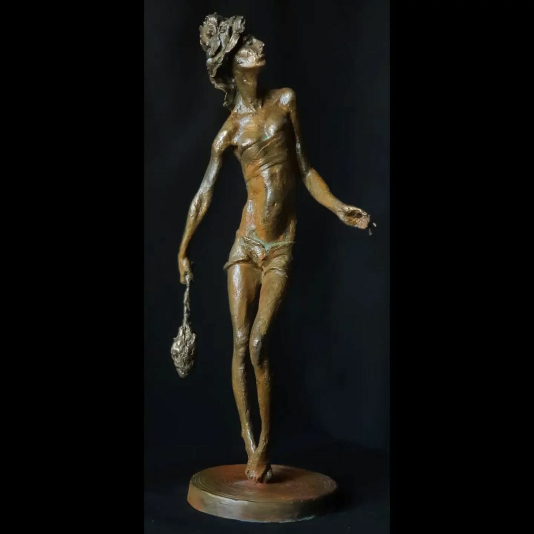 Amy Winehouse. Sculpture "Amy's heart" bronze,patina,11kg.60x25x20.